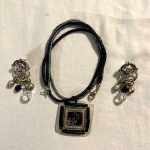 Necklace and earring set